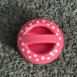 NWOT pink and white polka-dotted Slatkin & Co. Scentpotrable - visor clip
